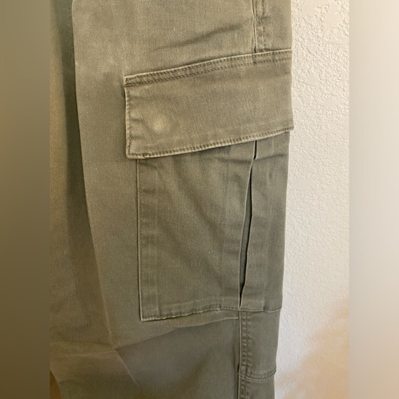 H&M Men’s Cargo Pants, Regular Fit, Front Draw string, Khaki Green, Med - Picture 2 of 9